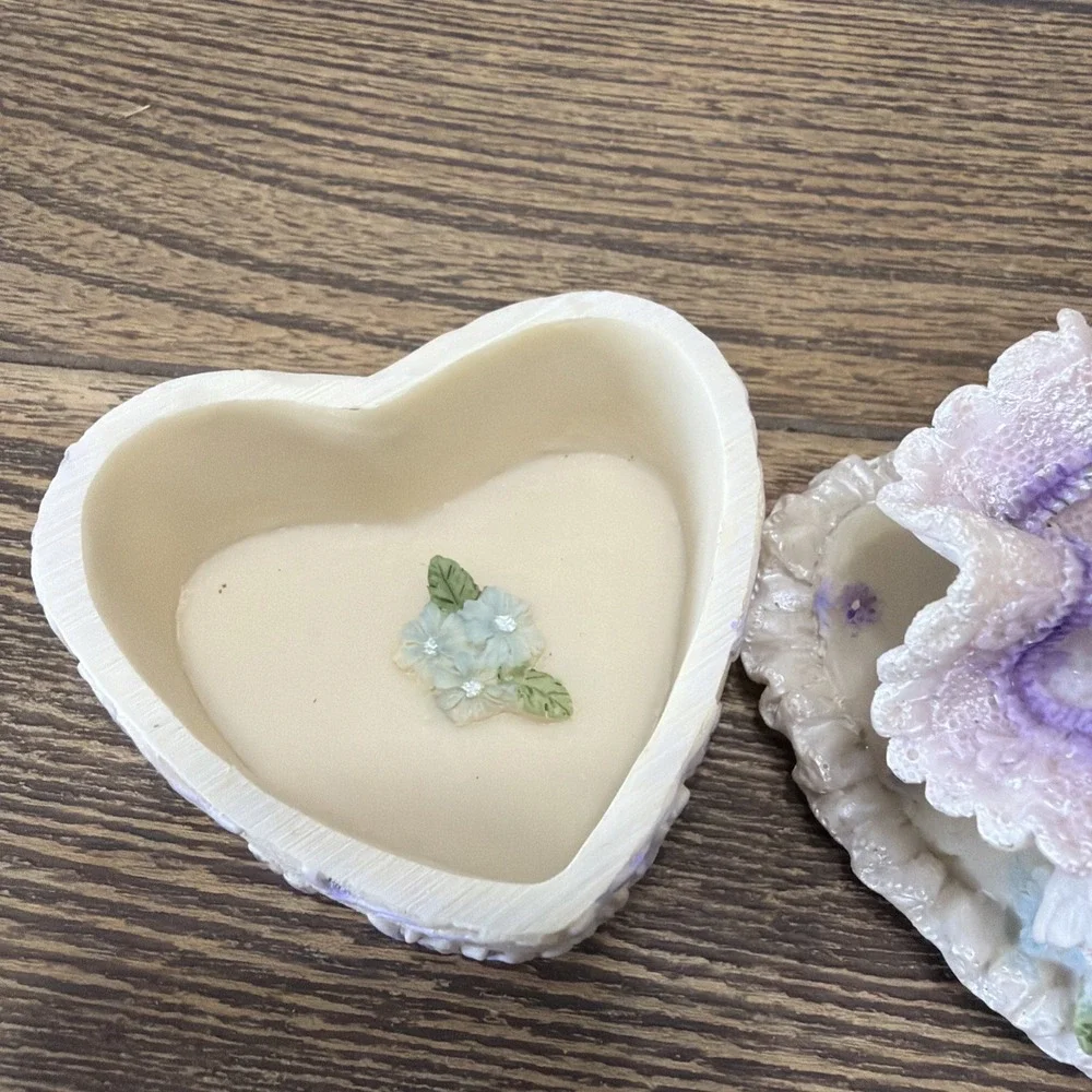 VTG Purple Girl Figure Heart Keepsake Jewelry Trinket Ring Box Gorgeous!